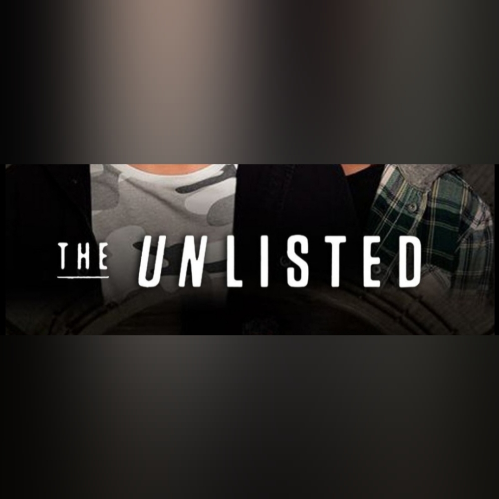 Unlisted clothes show or Bags